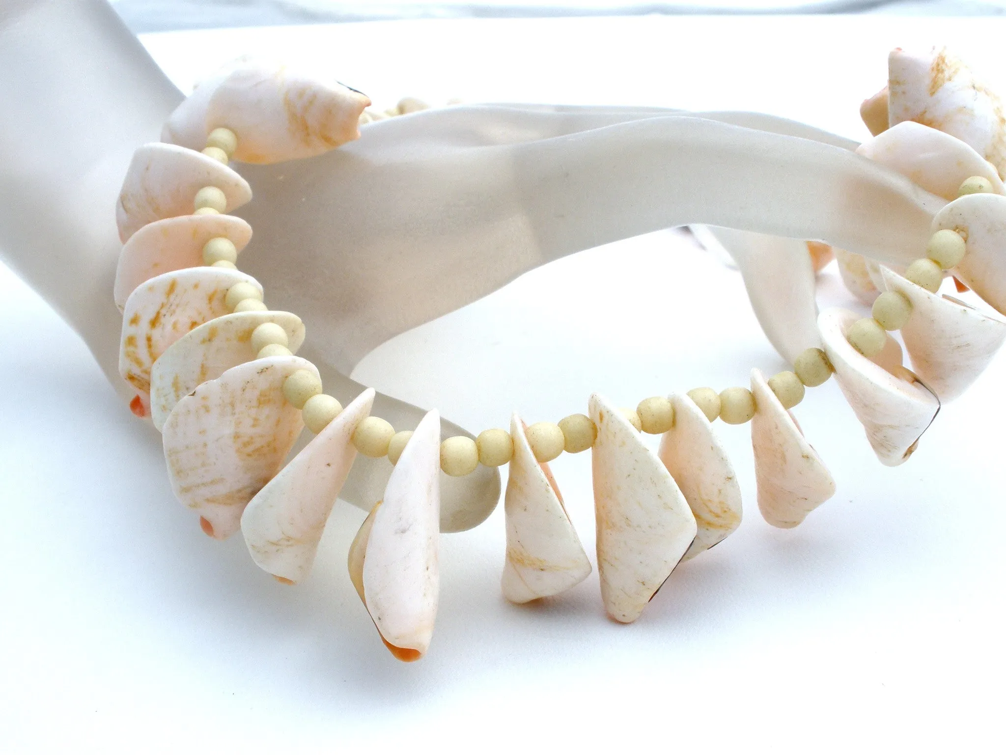 Vintage SeaShell Necklace 16" Hand Made